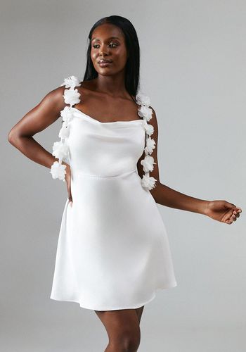 16 Best Cool Casual Wedding Dresses for a Low Key Bride